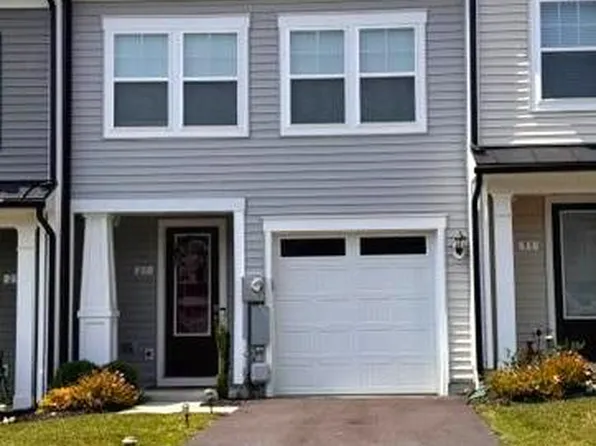 27 Towton Pl, Charles Town, WV 25414