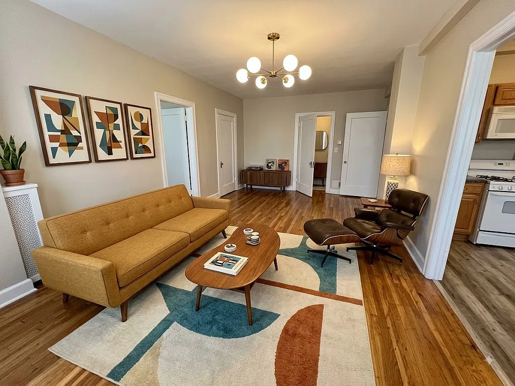 Llanhurst Apartments — Photo 2