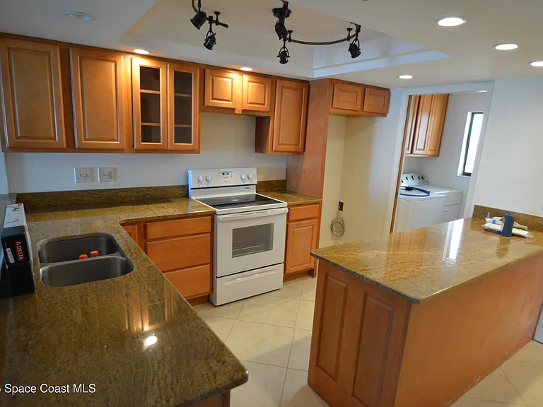 8500 Ridgewood Ave #304 — Photo 10