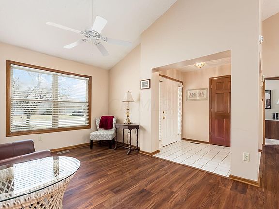 5th image of 2111 Farmsbury Dr