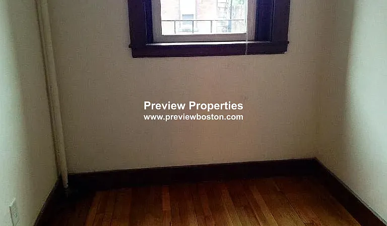 Beacon St — Photo 13