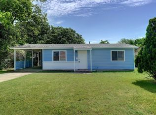 2213 Carruthers Dr, Fort Worth, TX 76112