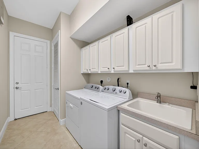 12054 Aviles Circle Palm — Photo 25