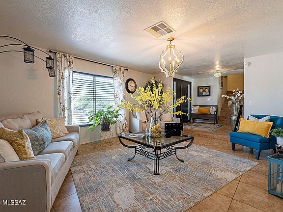 5th image of 7600 S Calle Del Lago
