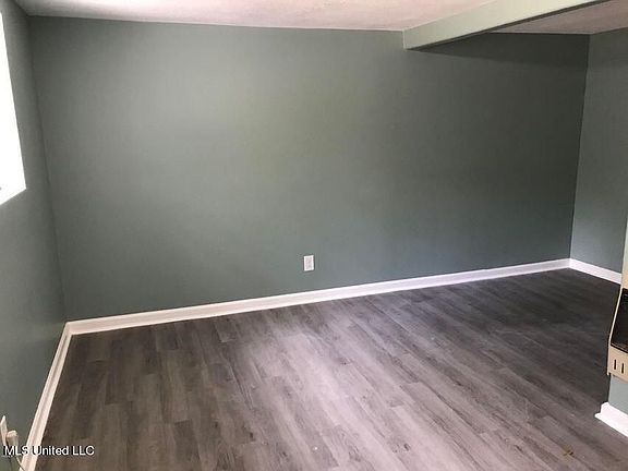 2nd image of 4519 Peach St #3