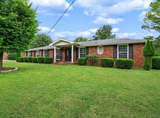 195 Berrywood Dr, Hendersonville, TN 37075