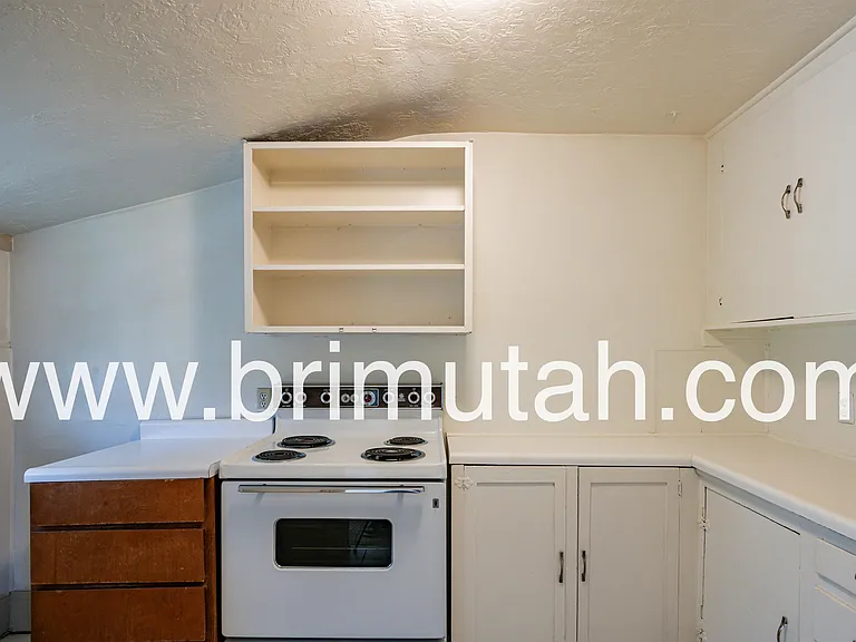 368 S University St #5 — Photo 10