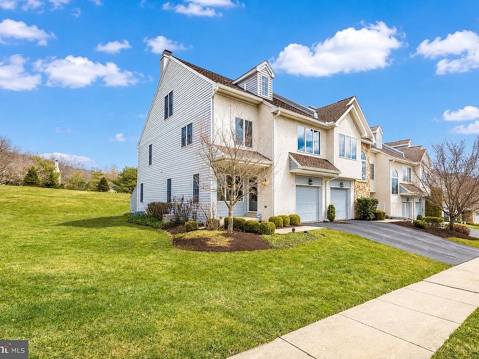 1st image of 331 Bristol Cir