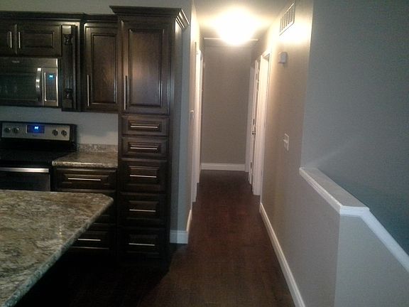4th image of 1304 Mernie Dr