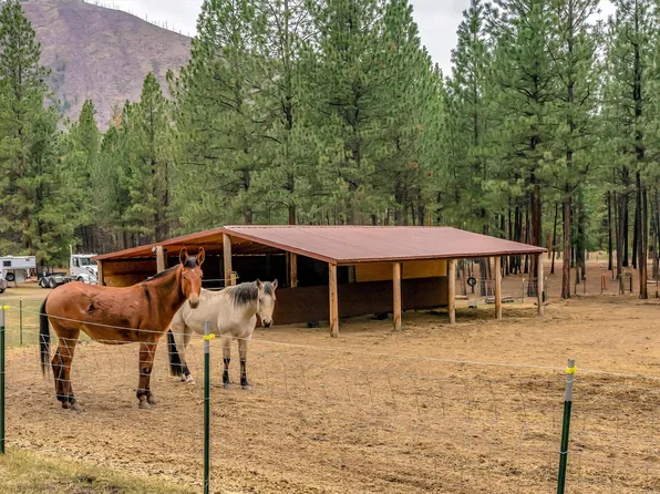 847 Plateau Rd, Alberton, MT 59820