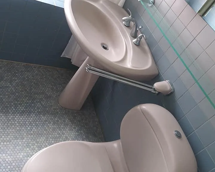 Elegant, European very sturdy bathroom fixtures. Large jetted tub.