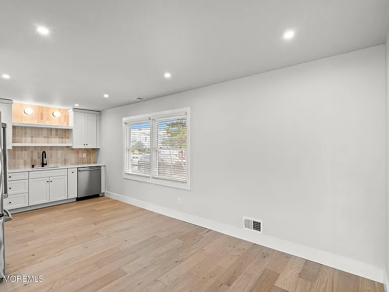 75 Grand Central Ave #9 — Photo 12