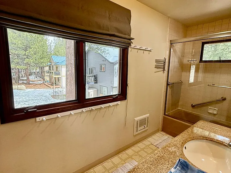 406 Monterey Pl — Photo 18