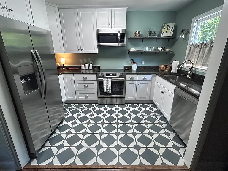 2328 Edison St — Photo 4