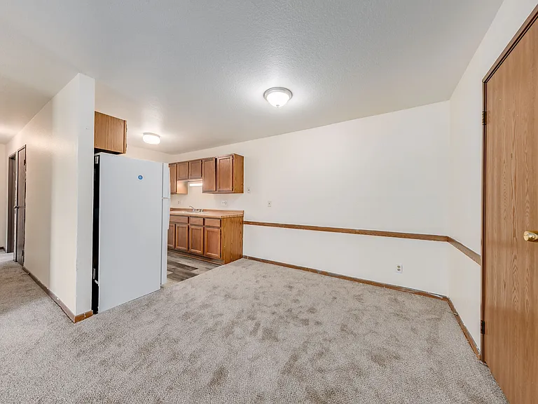 Parkway West Apartment Homes — Photo 34