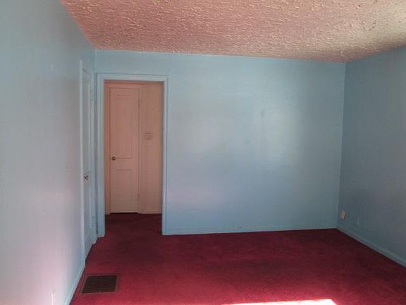 4th image of 3225 N Tacoma Ave
