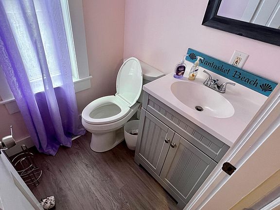 First floor half bath - New vanity