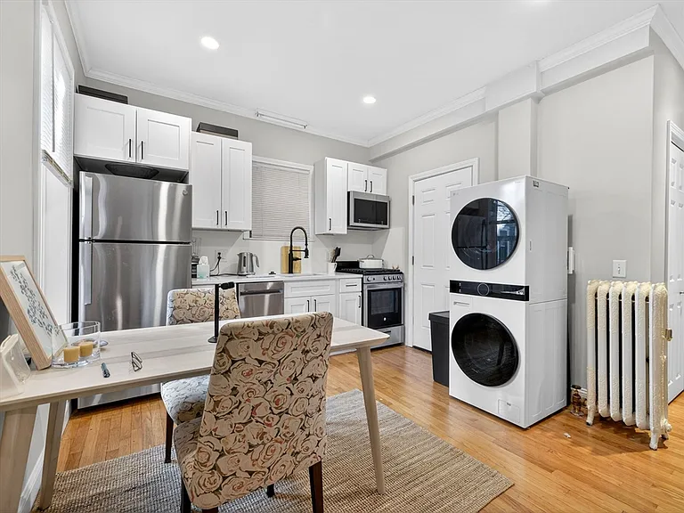 1576 Cambridge St #2R — Photo 3