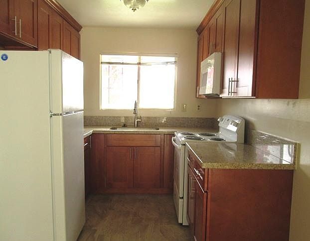1st image of 943 Miller Ave