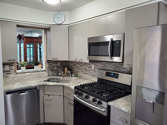 4th image of 128 N Route 303 Unit 6