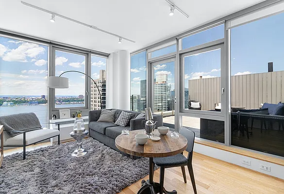 Rented by Mirador Real Estate | media 41