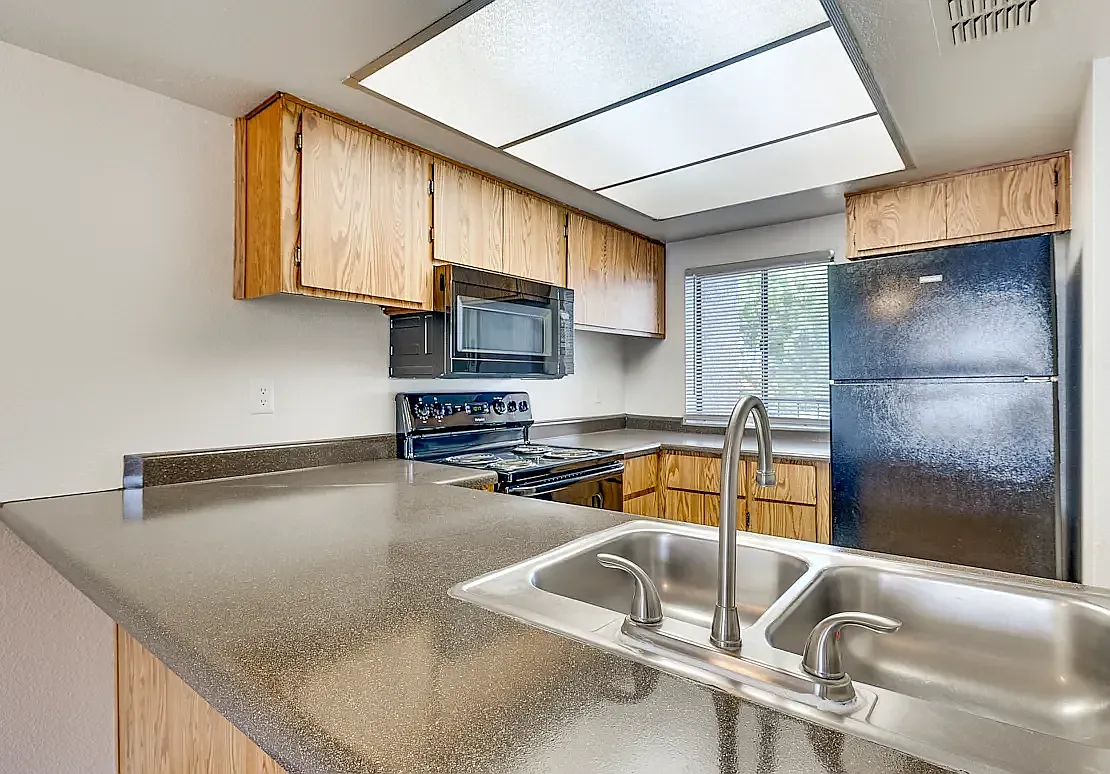 Shadow Ridge Apartments — Photo 2