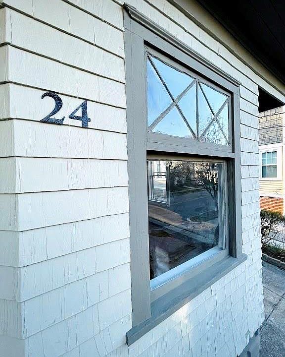 24 Huxley Ave, Providence, RI 02908 Zillow