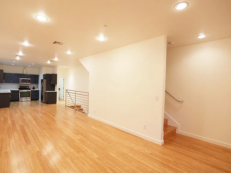 22. Landing to 3rd Floor Bedrooms