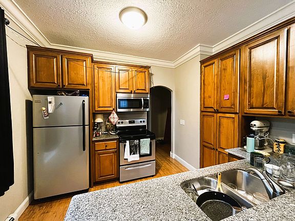 4th image of 1092 18th Ave SE Unit 2