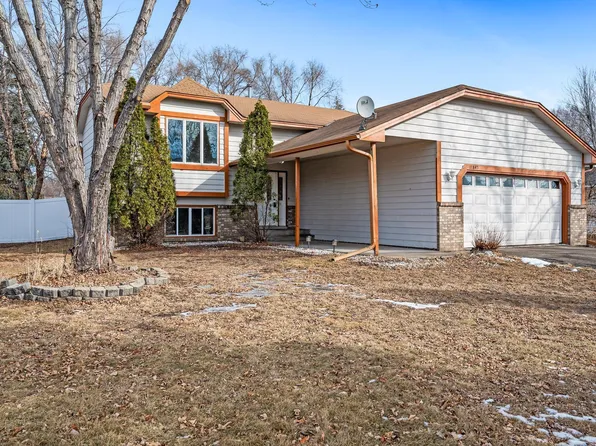 11845 Jonquil St NW, Coon Rapids, MN 55433