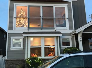 6324 SW Wilton Ct, Seattle, WA 98116