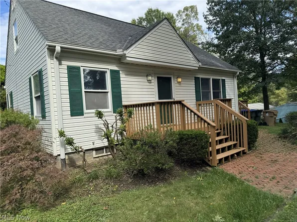 1505 Oneida St, Cuyahoga Falls, OH 44221
