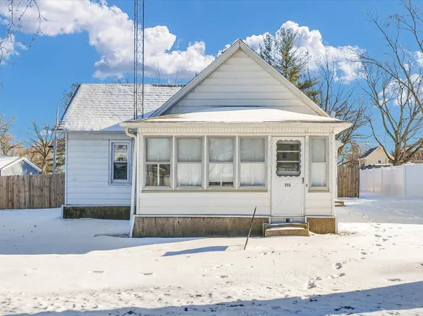 215 N Center St, Melvin, IL 60952