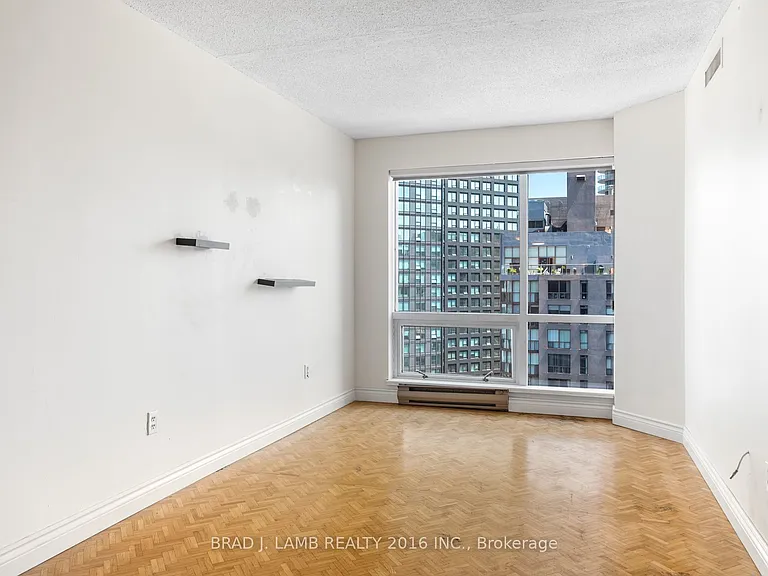 1001 Bay St #2709 — Photo 7