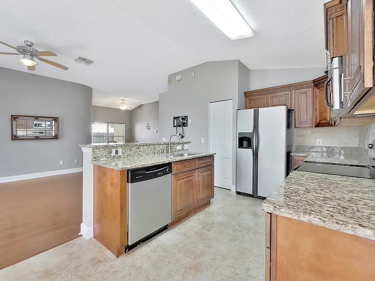 1664 Portsmouth Lake Dr — Photo 4