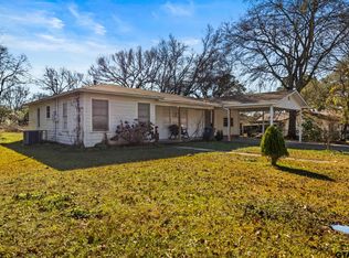 1210 E 4th St, Mount Pleasant, TX 75455
