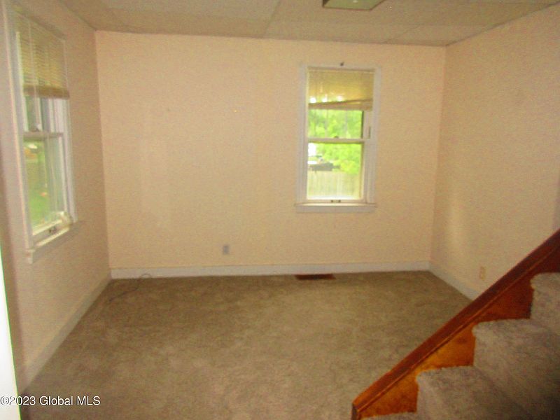 5th image of 113 E 4th Avenue