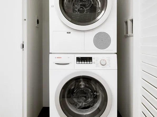 70 Pine Street image 7 of 23