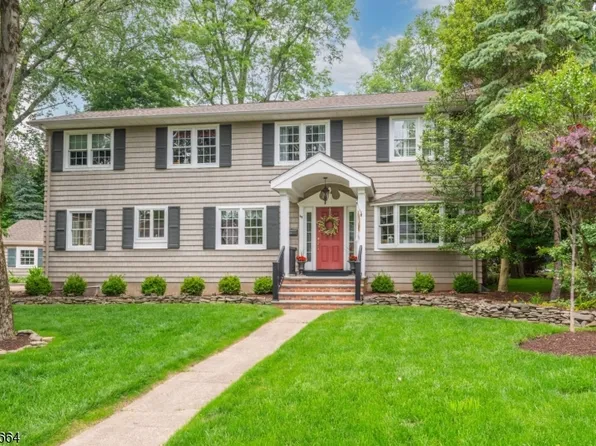 45 Cavell Pl, West Caldwell Twp., NJ 07006