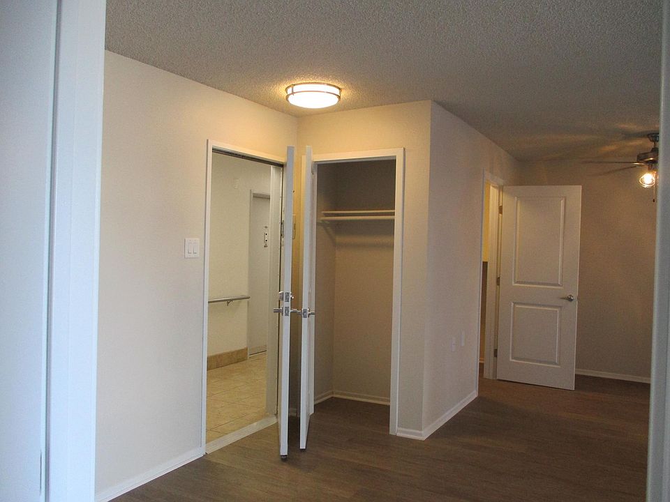 1st image of 319 N Broadway APT 109