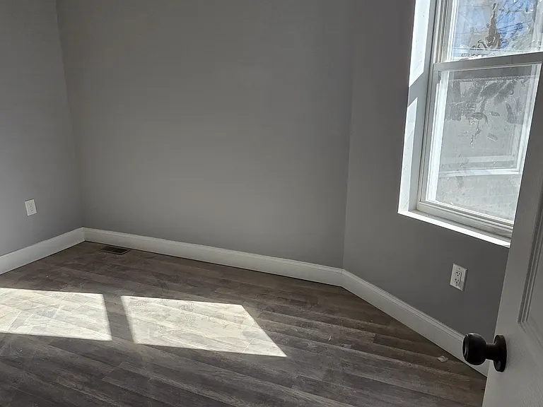 2934 W Wishart St — Photo 12