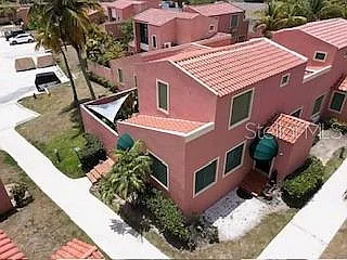3 bed, 3.0 bath, 2025 sqft, $2,700 — Photo 2