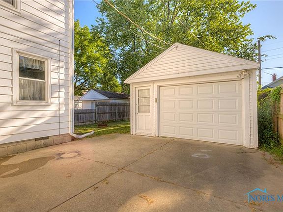 3rd image of 4312 Garden Park Dr