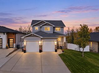 15 Cole Way, Sylvan Lake, AB T4S 0L6