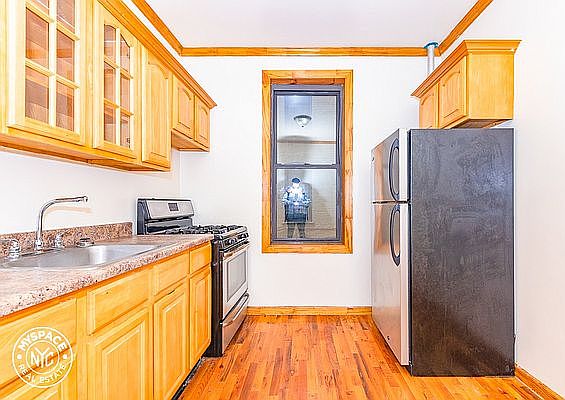 5th image of 280 Crown St APT B3