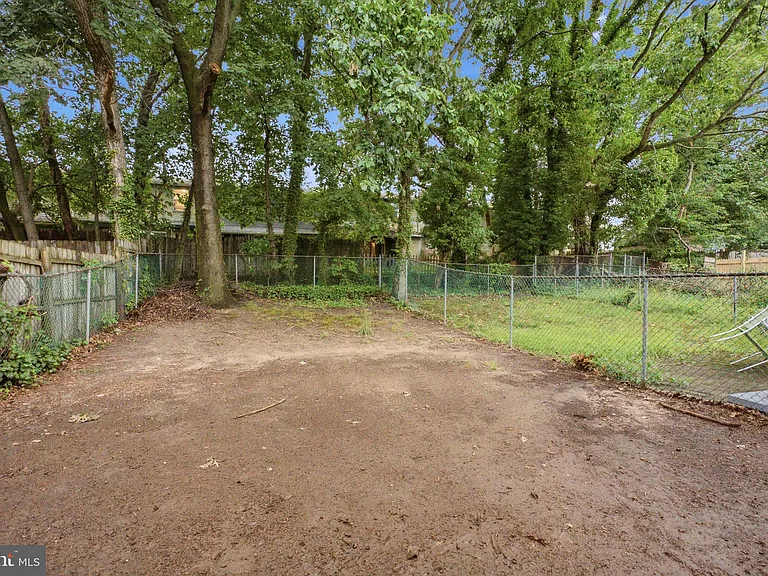 155 Hampshire Rd — Photo 18
