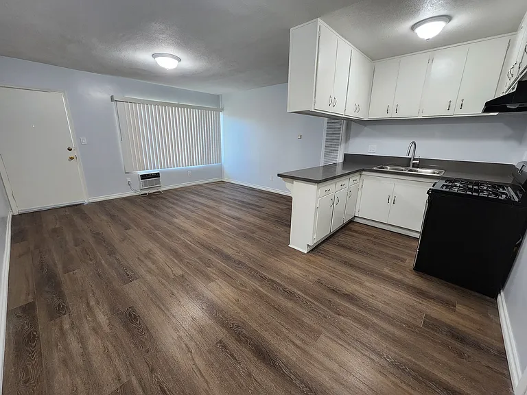 712 San Pascual — Photo 18