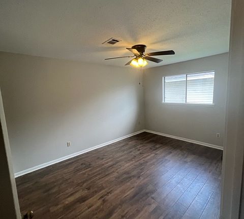 4th image of 9030 Jennifer St #1