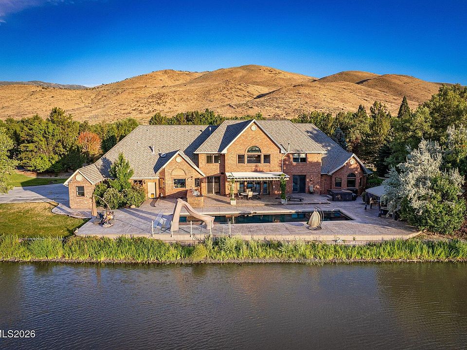 1st image of 55 Hidden Lake Dr