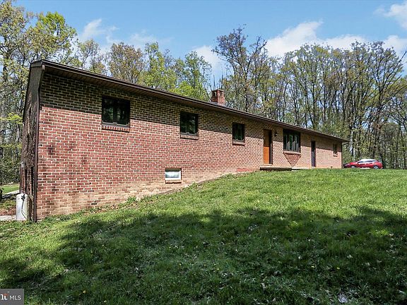 3rd image of 680 Lynes Rd